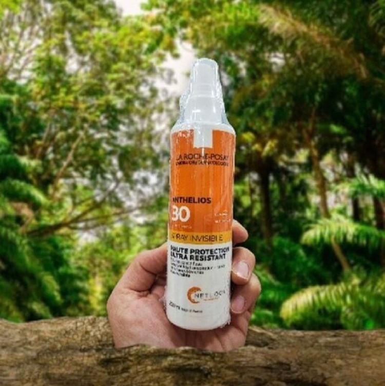 اسپری ضد آفتاب لاروش پوزای مدل Anthelios Invisible حجم 200 میلی لیتر spf30
